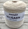 Kon med 500 gr naturvitt ullgarn