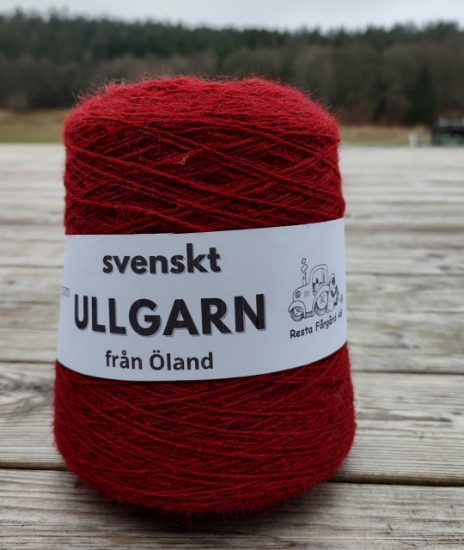 Kon med 500 gr Falurött ullgarn